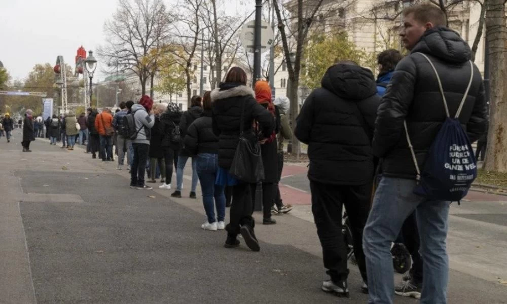 Αυστρία: Lockdown για τους ανεμβολίαστους-«Αποδίδει ήδη καρπούς» δηλώνει ο καγκελάριος Σάλενμπεργκ